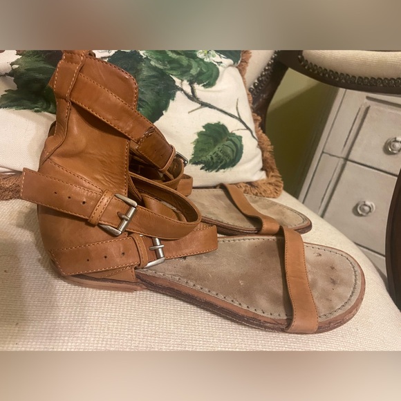 Ann Demeulemeester Tan Leather Buckle Sandals - Picture 1 of 3